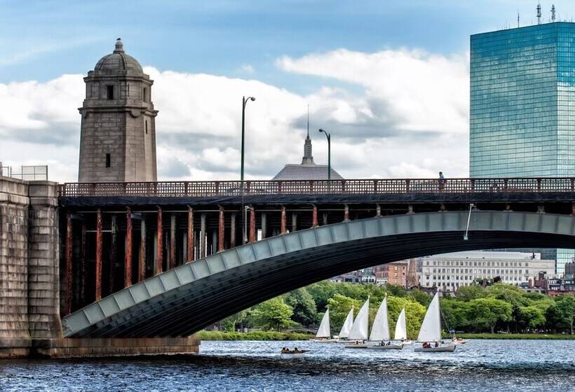 هتل Holiday Inn Boston Cambridge Area, An Ihg