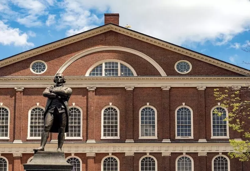 Отель Holiday Inn Boston Cambridge Area, An Ihg