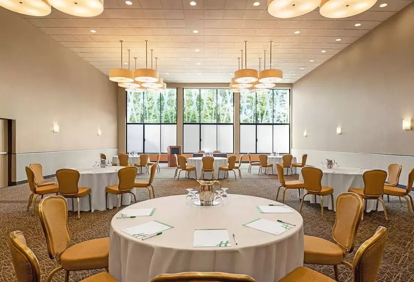 Отель Holiday Inn Boston Cambridge Area, An Ihg