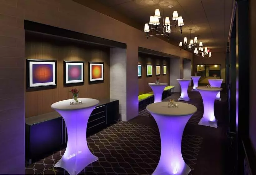 Отель Holiday Inn Boston Cambridge Area, An Ihg