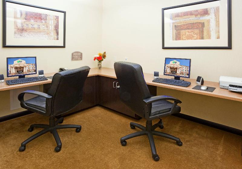 Holiday Inn Express Hotel & Suites Sioux Falls Brandon, An Ihg