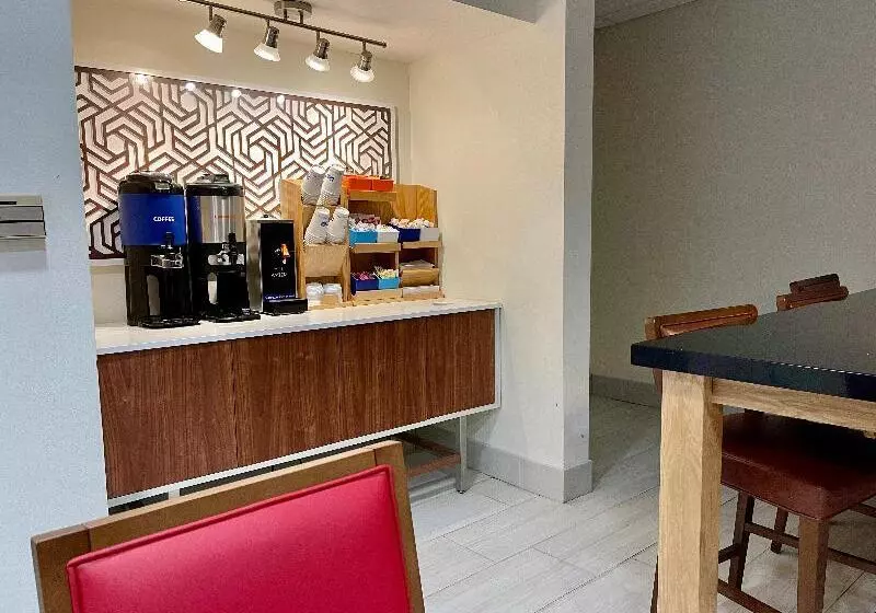 ホテル Holiday Inn Express & Suites Sulphur   Lake Charles, An Ihg