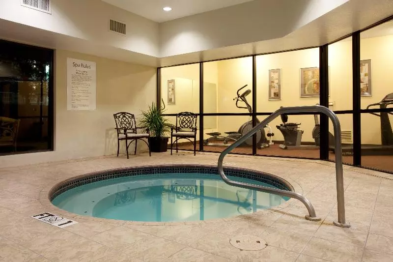 ホテル Holiday Inn Express & Suites Sulphur   Lake Charles, An Ihg