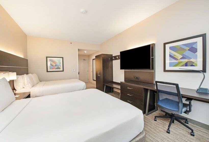 בית מלון כפרי Holiday Inn Express   Delafield, An Ihg