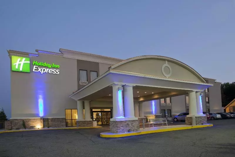 ホテル Holiday Inn Express New Albany, An Ihg