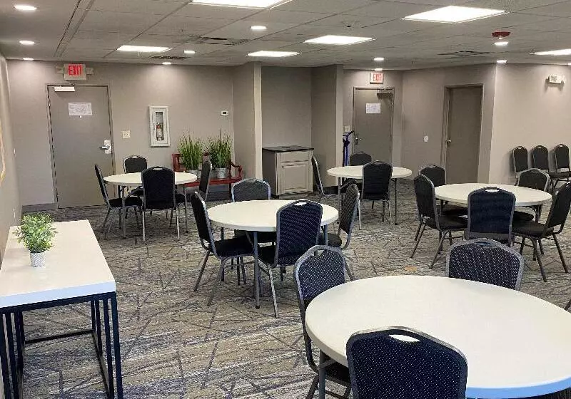 ホテル Holiday Inn Express New Albany, An Ihg