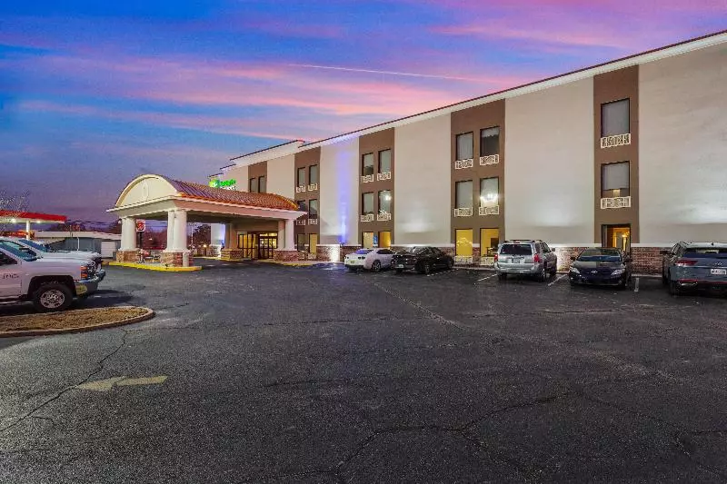 ホテル Holiday Inn Express New Albany, An Ihg