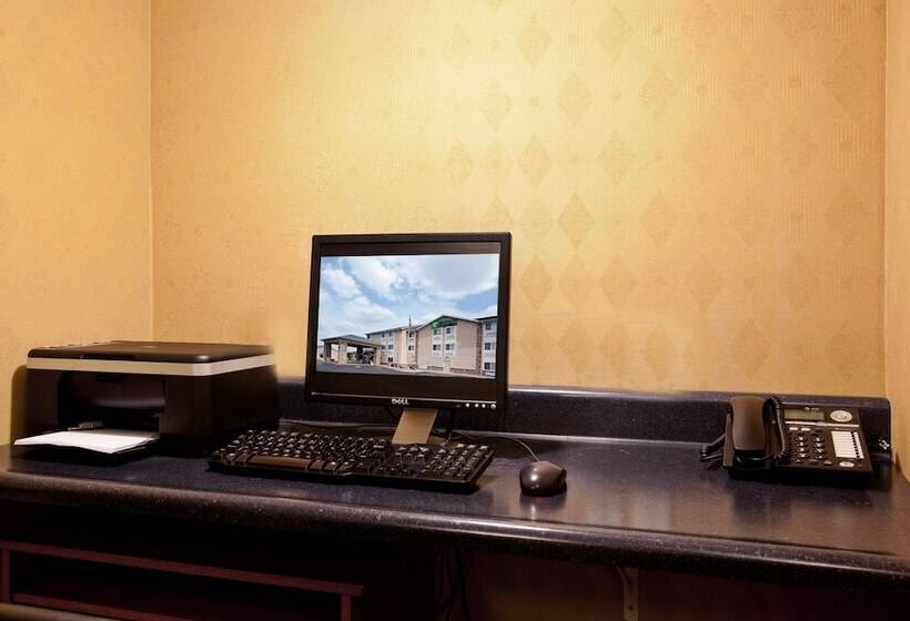 בית מלון כפרי Holiday Inn Express Tuscola By Ihg