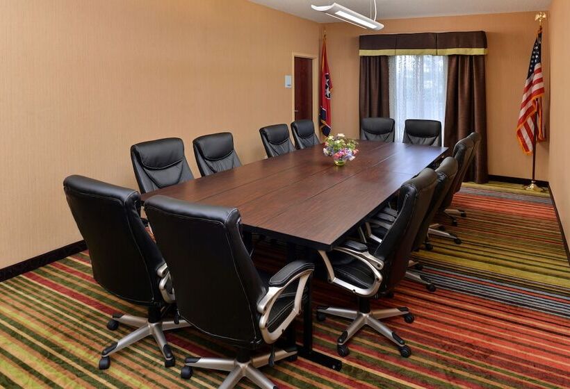 Отель Holiday Inn Express White House, An Ihg