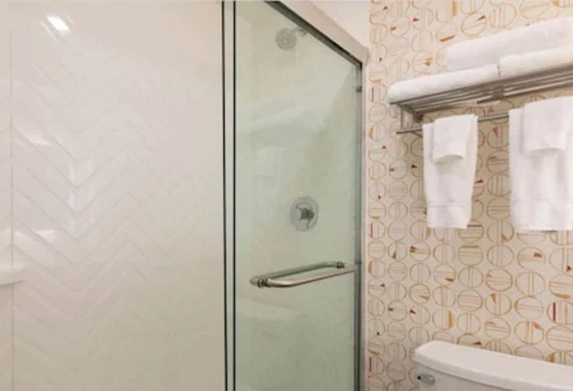 هتل Holiday Inn Marquette, An Ihg