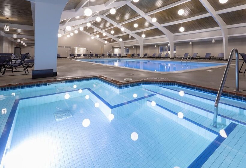 هتل Holiday Inn Marquette, An Ihg