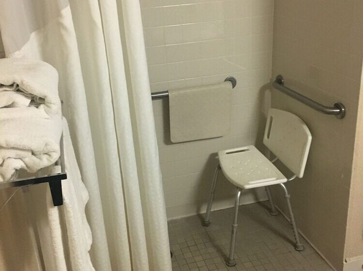 Отель Mountain Inn & Suites