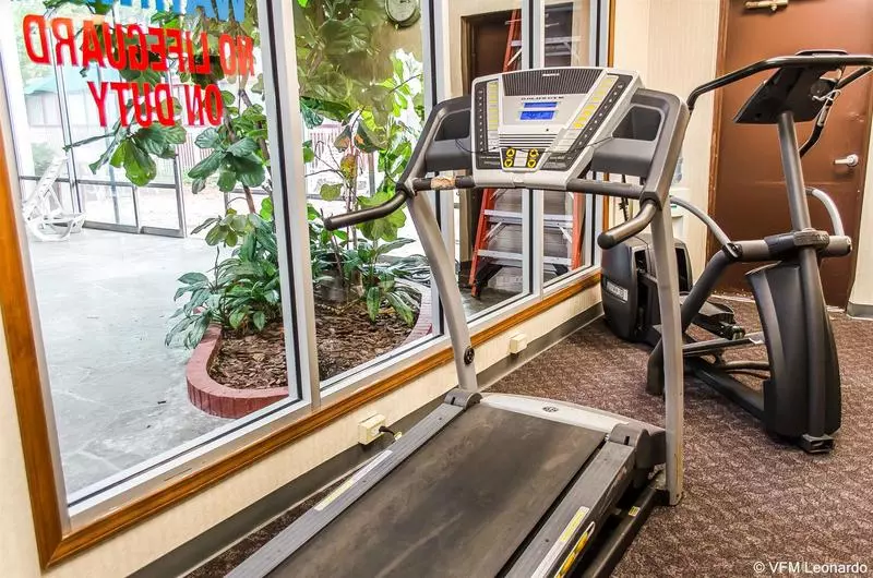 호텔 Norwood Inn Hudson Conference Center