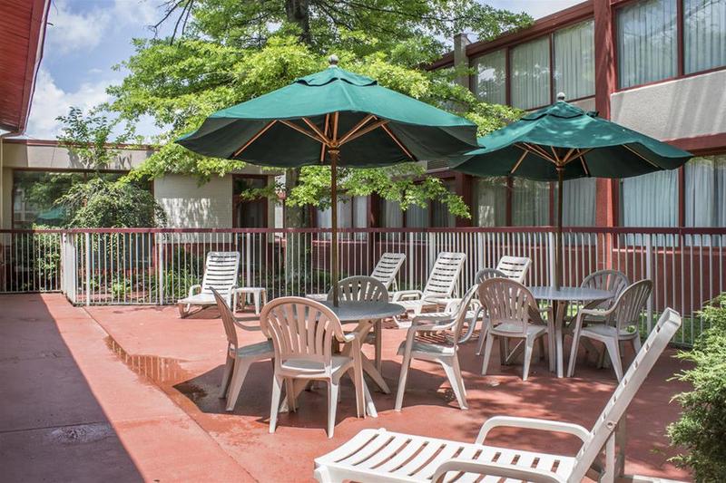 酒店 Norwood Inn Hudson Conference Center