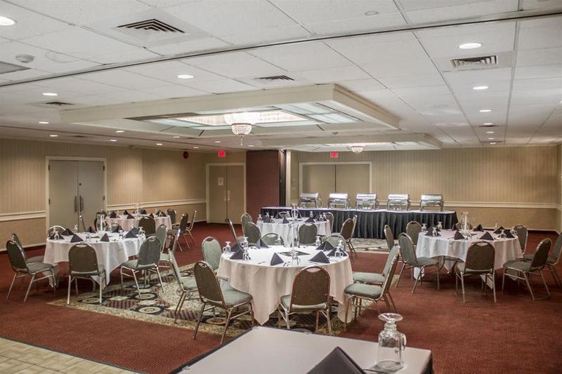 酒店 Norwood Inn Hudson Conference Center