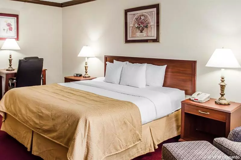 호텔 Norwood Inn Hudson Conference Center