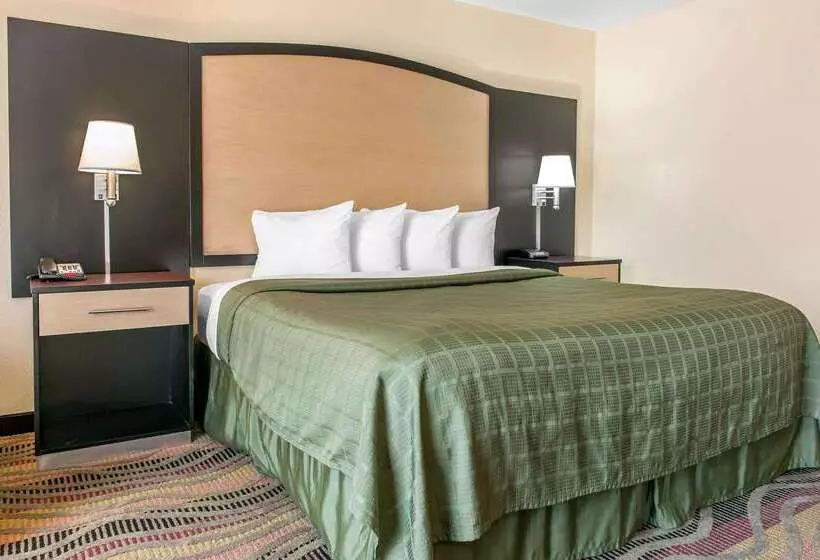 בית מלון כפרי Quality Inn Conference Center Logansport