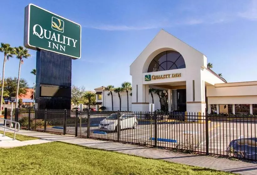 Hotelli Quality Inn & Conference Center