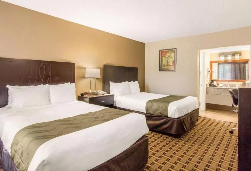 Hotelli Quality Inn & Conference Center
