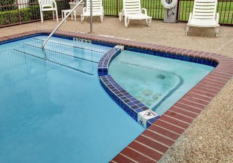 בית מלון כפרי Quality Inn