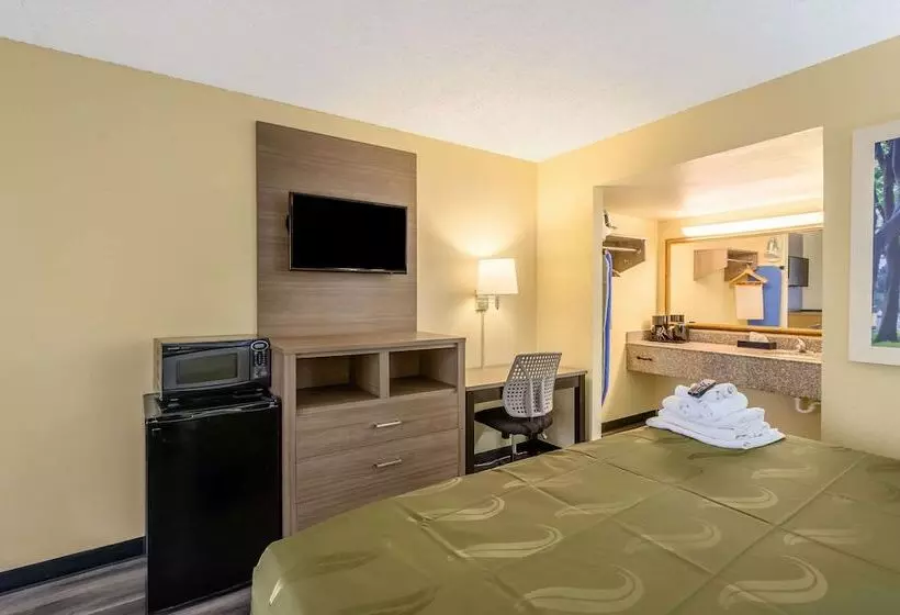 ホテル Quality Inn New Orleans I10 East