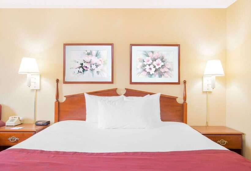 בית מלון כפרי Ramada By Wyndham Angola/fremont Area