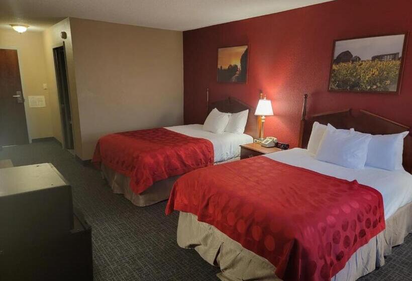 בית מלון כפרי Ramada By Wyndham Angola/fremont Area