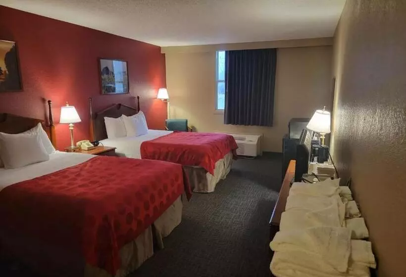 فندق Ramada By Wyndham Angola/fremont Area