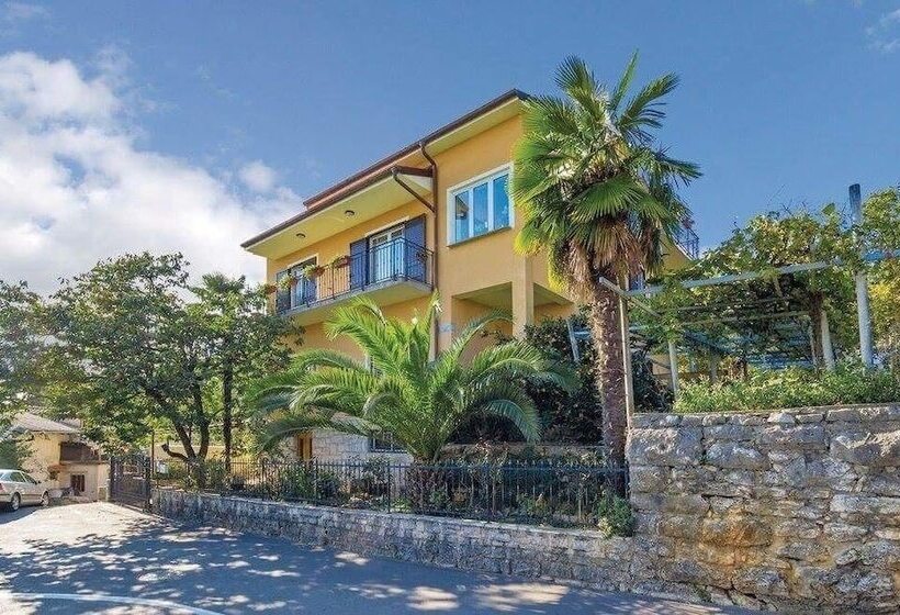 Apartment Kumicic 3 Bedrooms