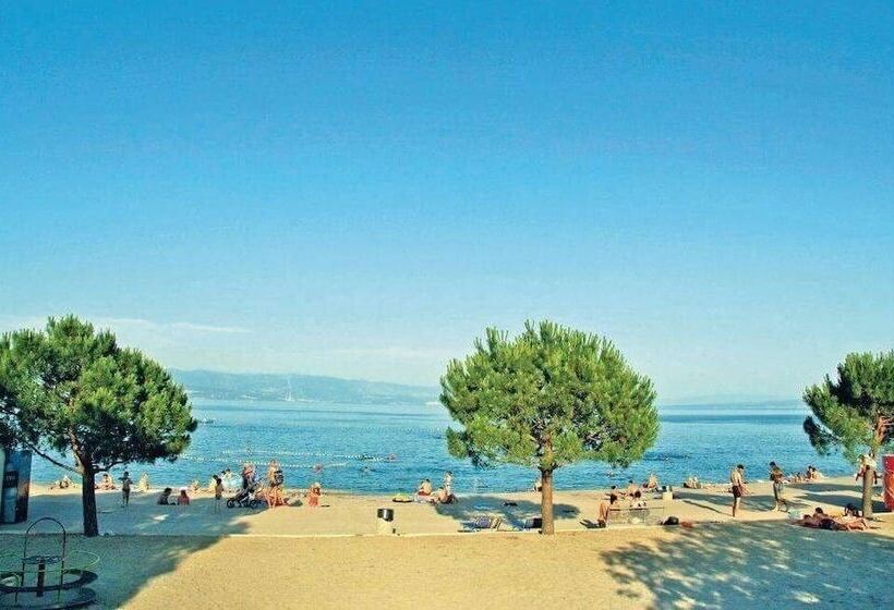 Apartment Kumicic 3 Bedrooms