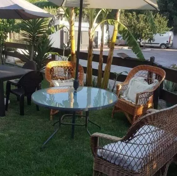 هتل Bungalows La Abuelita