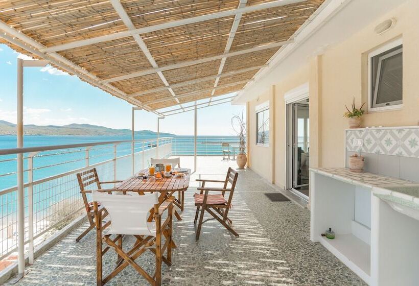 Seafront Penthouse Leo