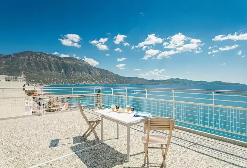 Seafront Penthouse Leo