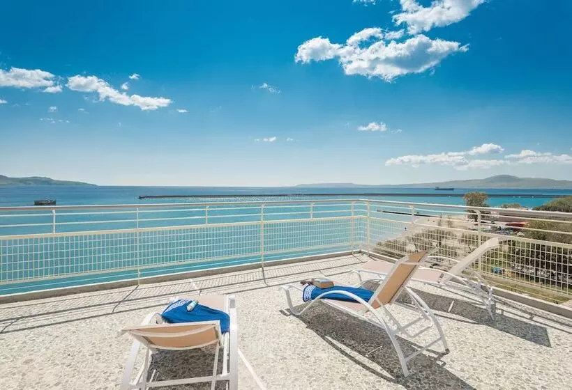 Seafront Penthouse Leo