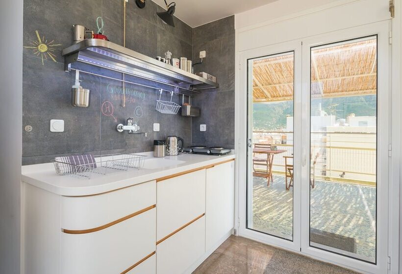 Seafront Penthouse Leo