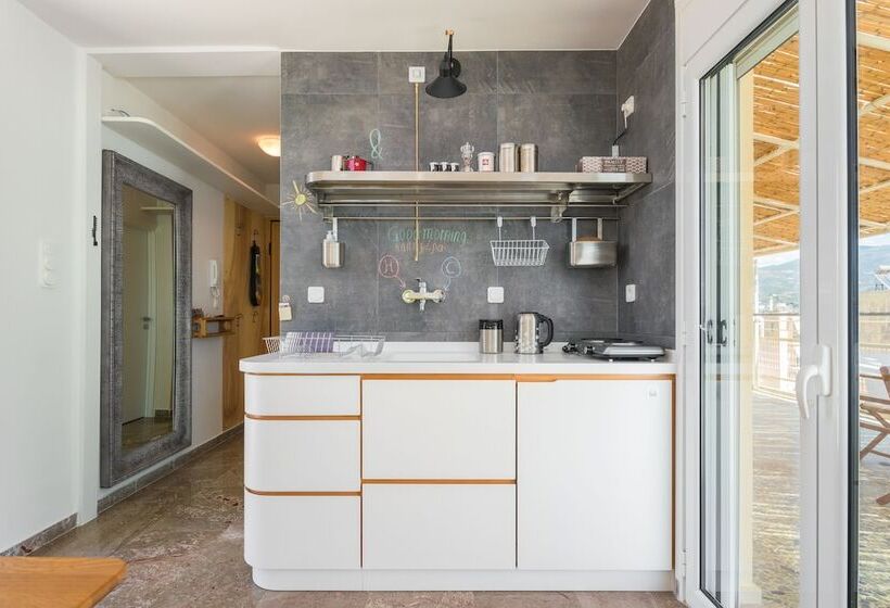 Seafront Penthouse Leo