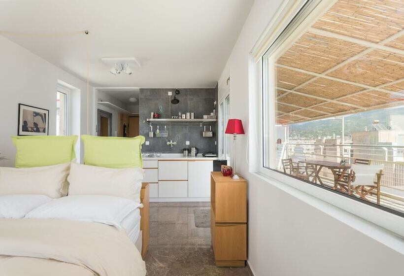 Seafront Penthouse Leo