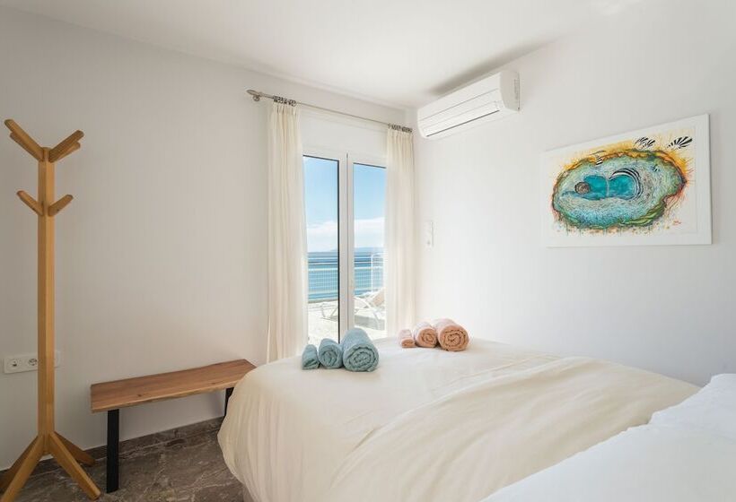 Seafront Penthouse Leo