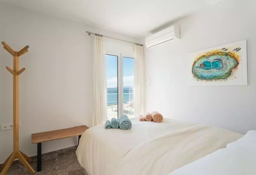 Seafront Penthouse Leo