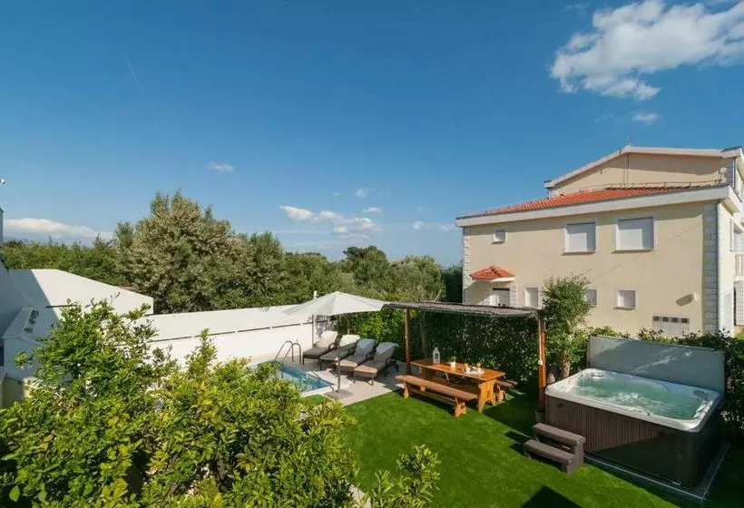 Villa Koludrovac