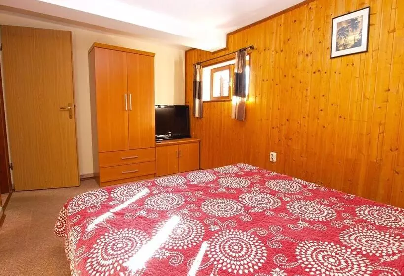 Apartment 845