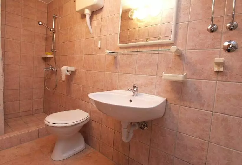 Apartment 845