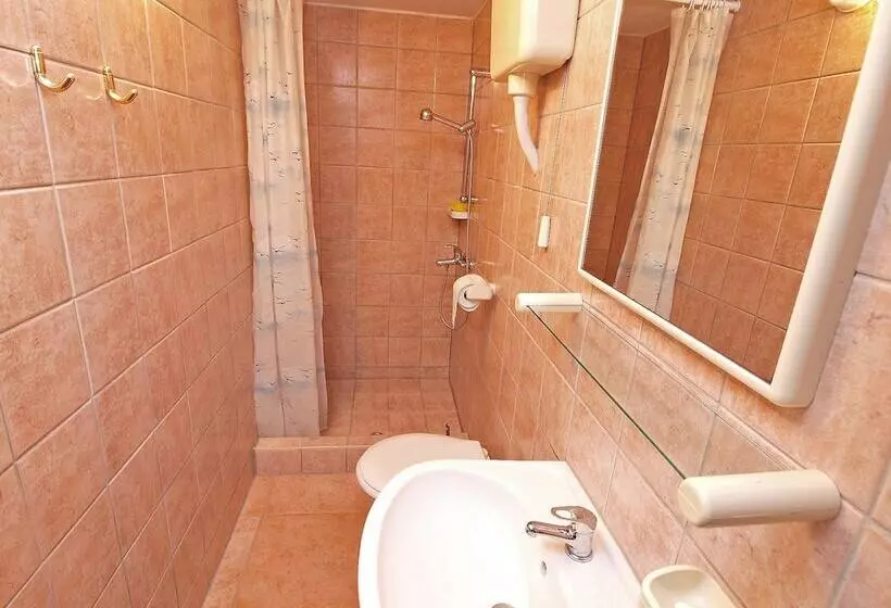 Apartment 845