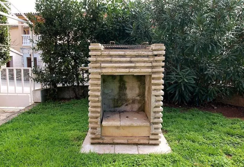 Apartment 845