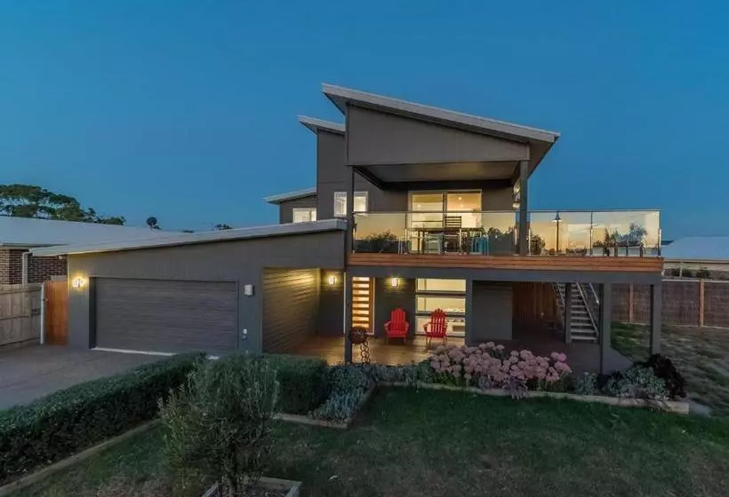 7 Boardwalk Boulevard, Cowes