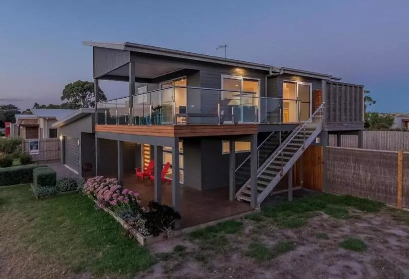 7 Boardwalk Boulevard, Cowes