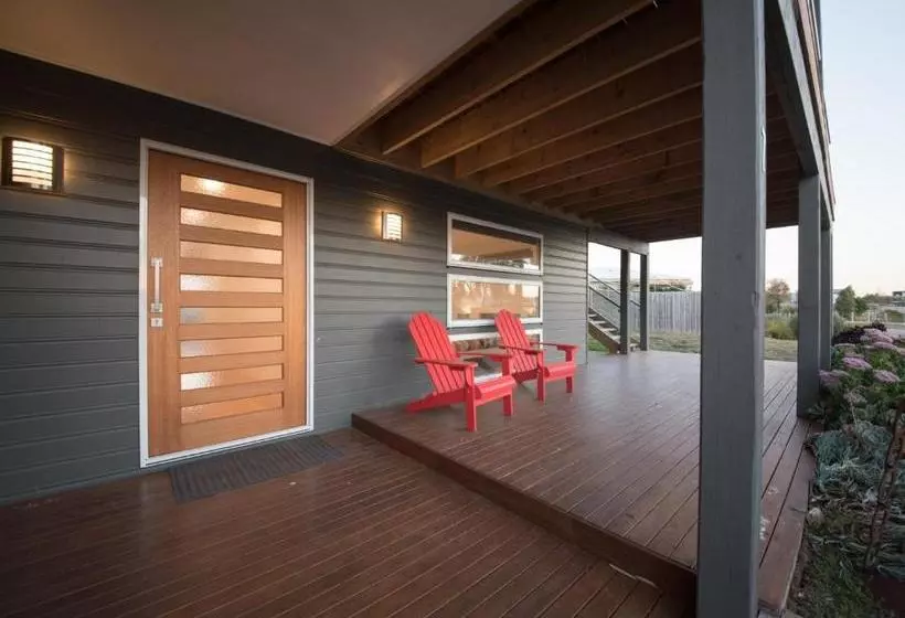 7 Boardwalk Boulevard, Cowes