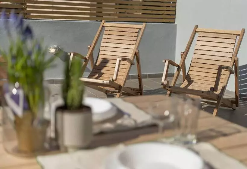 Maryflower Premium Apartments Piraeus
