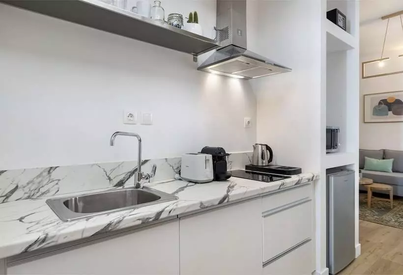 Maryflower Premium Apartments Piraeus