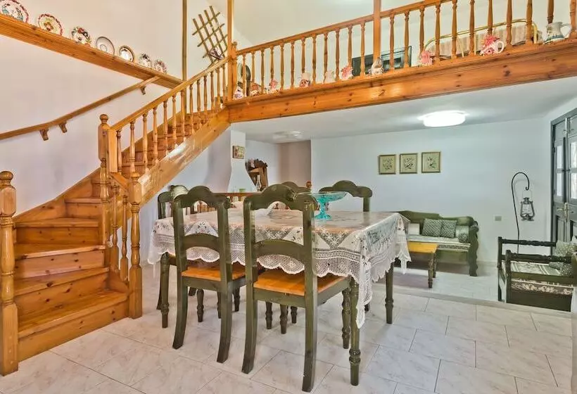 Mertonas Villa